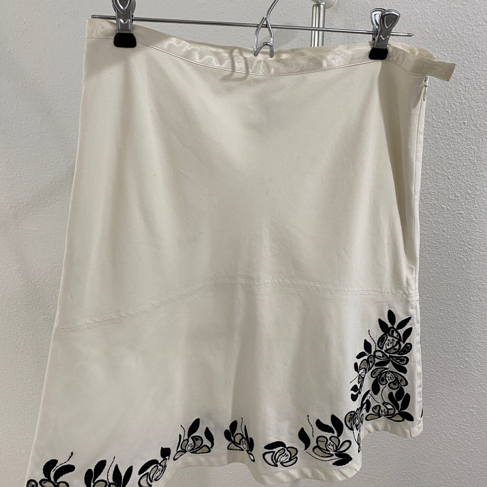 White House Black Market skirt